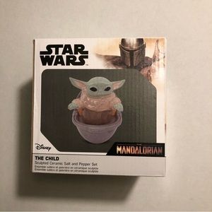 NEW Disney Star Wars The Child sculpted ceramic salt and pepper set